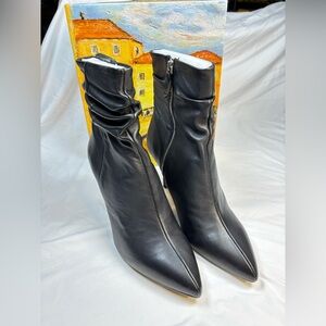 Bella Vita “Danielle” Black Leather‎ Slouch Ankle Booties • Size 11 WW 👢🖤
NWB